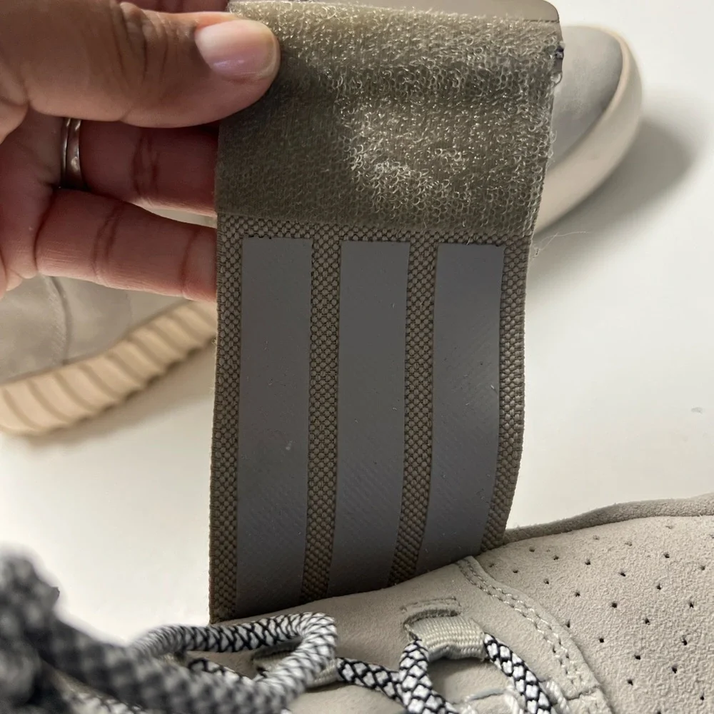 Yeezy 750 Boost - Picture 5 of 8